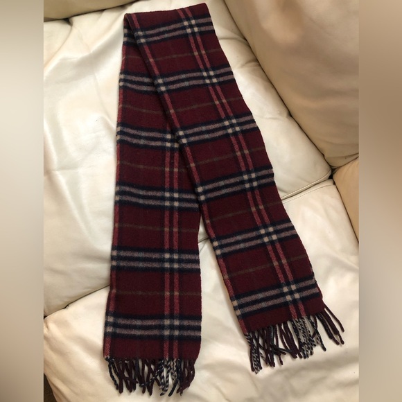 Burberry red checked 100% cashmere scarf - Picture 2 of 4